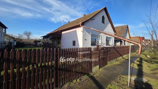 Eladó családi ház, Kabán 38.5 M Ft, 3 szobás