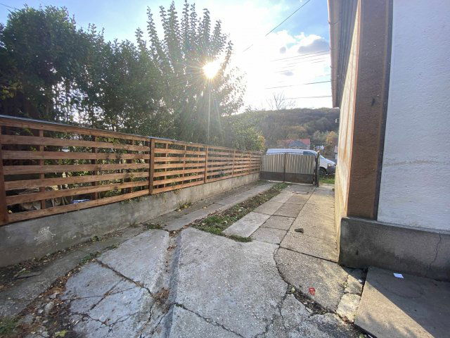 Eladó családi ház, Komlón, Fő utcában 24.9 M Ft, 4 szobás