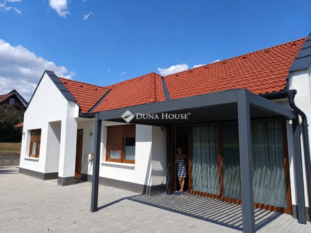 Eladó családi ház, Felsőörsön 189 M Ft, 4 szobás