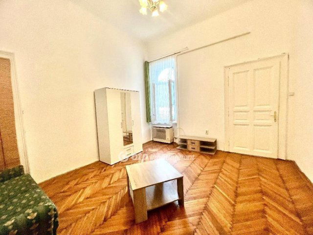 Eladó téglalakás, Budapesten, V. kerületben 76.9 M Ft, 2 szobás