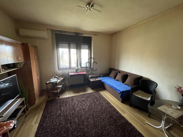 Eladó családi ház, Nagykarácsonyon 29 M Ft, 2 szobás