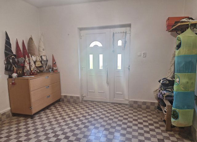 Eladó családi ház, Baracskán 57.9 M Ft, 4 szobás