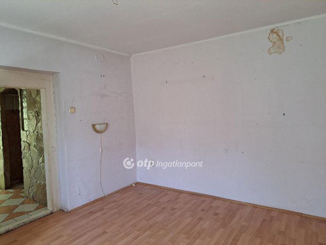 Eladó családi ház, Szarvason 9.5 M Ft, 1+1 szobás