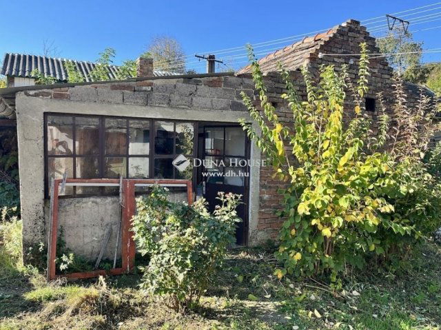 Eladó családi ház, Pécsváradon 7.9 M Ft, 2 szobás