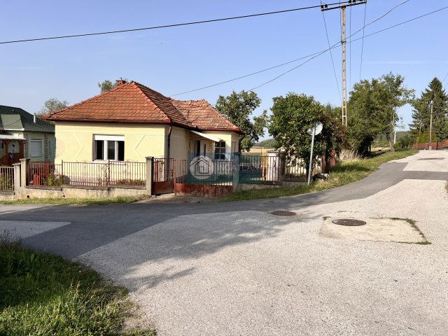 Eladó családi ház, Bánhorvátiban 5.5 M Ft, 3 szobás