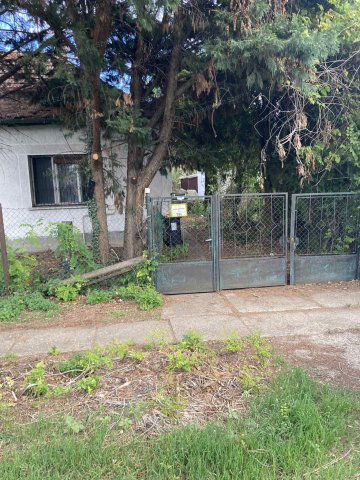 Eladó családi ház, Szolnokon 22.5 M Ft, 2 szobás