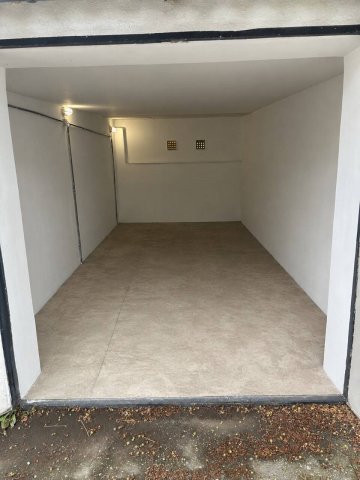Eladó garázs, Pécsett 7.9 M Ft / költözzbe.hu