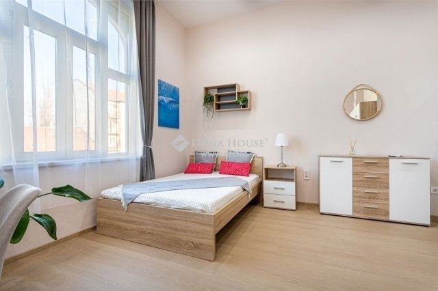 Eladó téglalakás, Budapesten, XI. kerületben 49.8 M Ft, 1 szobás