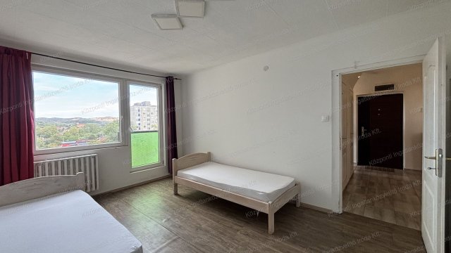 Eladó panellakás, Tatabányán 38.99 M Ft, 2 szobás