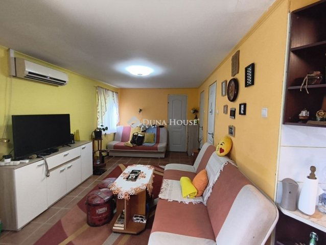 Eladó családi ház, Ráckevén 27.99 M Ft, 2 szobás