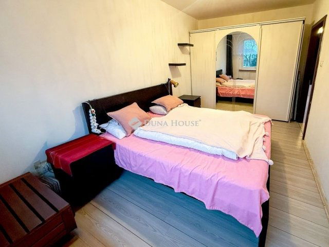 Eladó panellakás, Siófokon 62.5 M Ft, 2 szobás