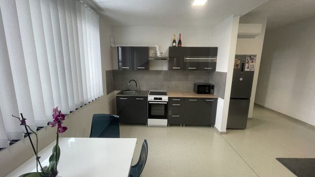 Kiadó téglalakás, albérlet, Taksonyon 240 E Ft / hó, 3 szobás