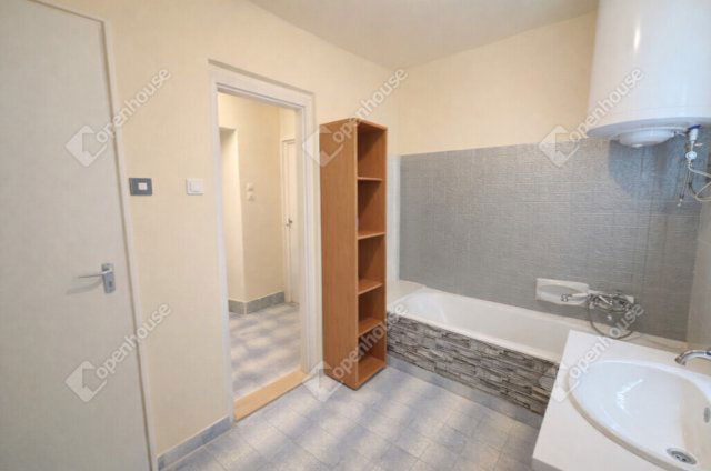 Eladó családi ház, Péterin 45 M Ft, 3 szobás