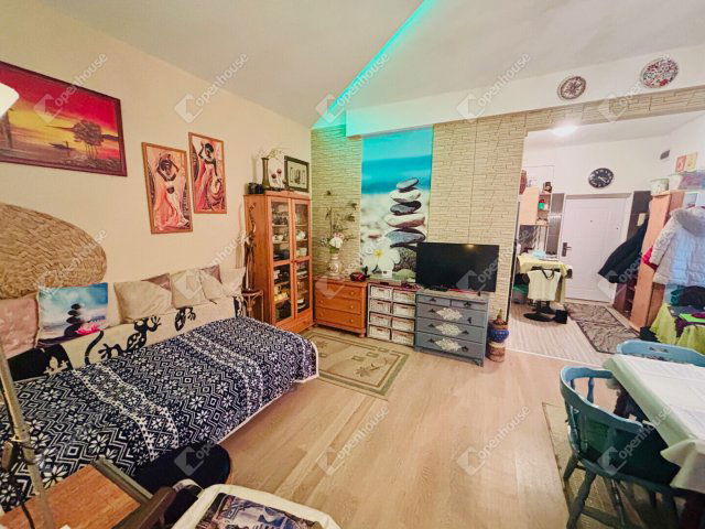 Eladó téglalakás, Szegeden 59.9 M Ft, 2 szobás