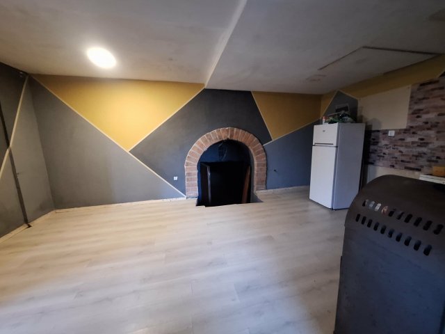 Eladó nyaraló, Siklóson 15 M Ft, 1 szobás / költözzbe.hu