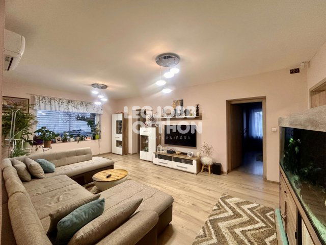 Eladó családi ház, Cegléden 75 M Ft, 6 szobás