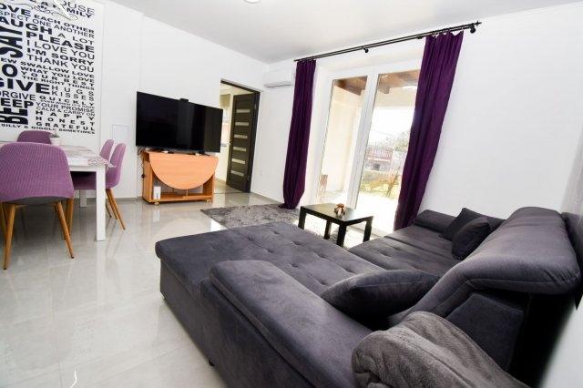 Kiadó családi ház, albérlet, Debrecenben 380 E Ft / hó