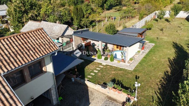 Eladó családi ház, Pécsett, Pajtás utcában 129.9 M Ft