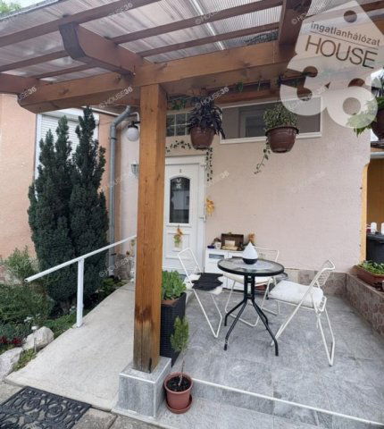 Eladó családi ház, Kecskeméten 32.5 M Ft, 1 szobás