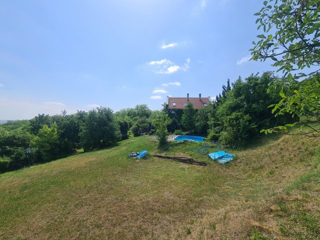 Eladó nyaraló, Győrújbaráton, Paperdő utcában 85 M Ft