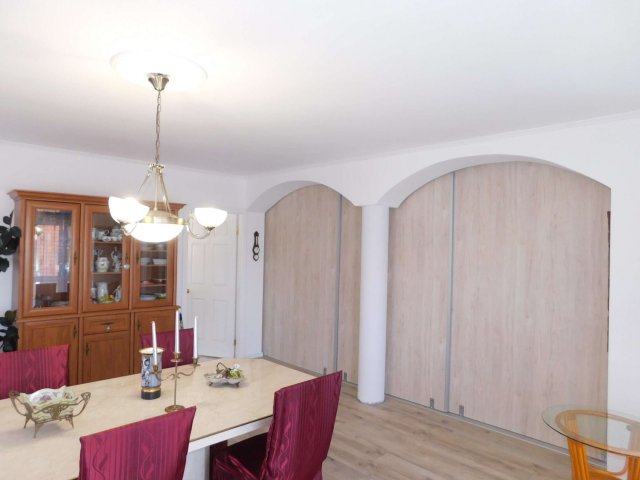 Eladó téglalakás, Hévízen 127.9 M Ft, 4 szobás