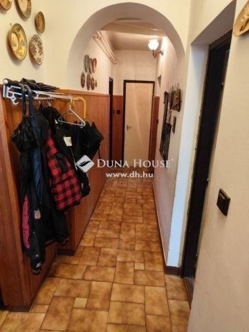 Eladó családi ház, Budapesten, XV. kerületben 110 M Ft, 6 szobás