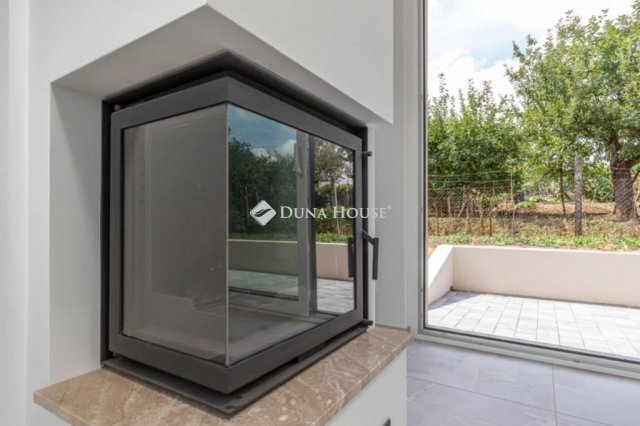 Eladó családi ház, Pencen 94.9 M Ft, 3 szobás