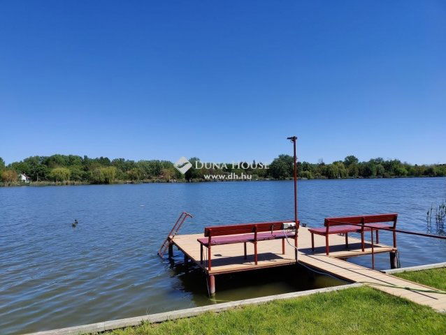 Eladó családi ház, Szigetbecsén 199.9 M Ft, 4 szobás