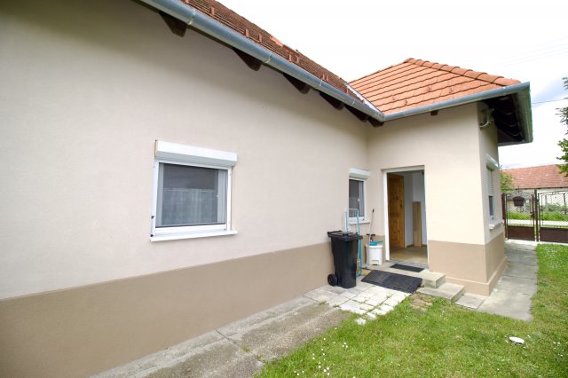 Eladó családi ház, Nyirádon, Béke utcában 47.5 M Ft, 3 szobás