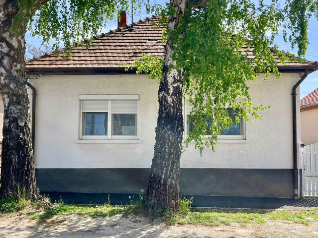 Eladó családi ház, Keszthelyen 55 M Ft, 3 szobás
