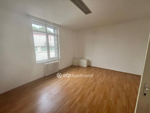 Kiadó iroda, Debrecenben 62 E Ft / hó, 1 szobás