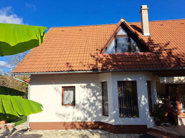 Eladó családi ház, Balatonkenesén 98.5 M Ft, 5 szobás