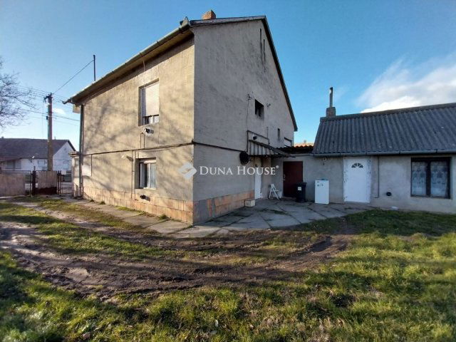 Eladó családi ház, Szedresen 28 M Ft, 5 szobás