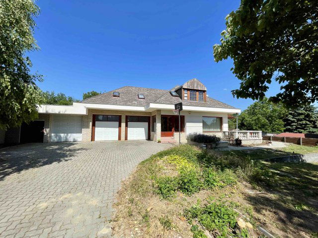 Eladó családi ház, Gödöllőn 155 M Ft, 6 szobás
