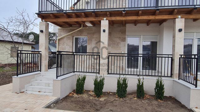 Eladó téglalakás, Siófokon 73 M Ft, 2 szobás