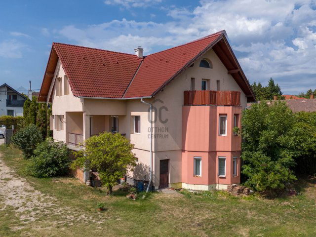 Eladó családi ház, Úrhidán 114 M Ft, 6 szobás