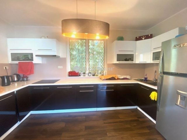 Eladó családi ház, Budapesten, II. kerületben 277.863 M Ft