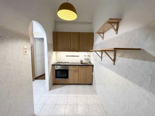 Kiadó téglalakás, albérlet, VI. kerületben, Paulay Ede utcában