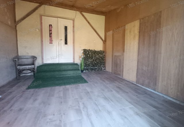 Eladó üzlethelyiség, Reszneken 52 M Ft, 5 szobás