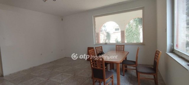 Eladó családi ház, Jászberényben 85 M Ft, 3+2 szobás