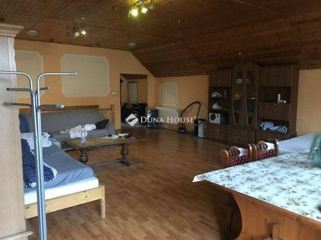 Eladó családi ház, Nagyvenyimen 90 M Ft, 3 szobás