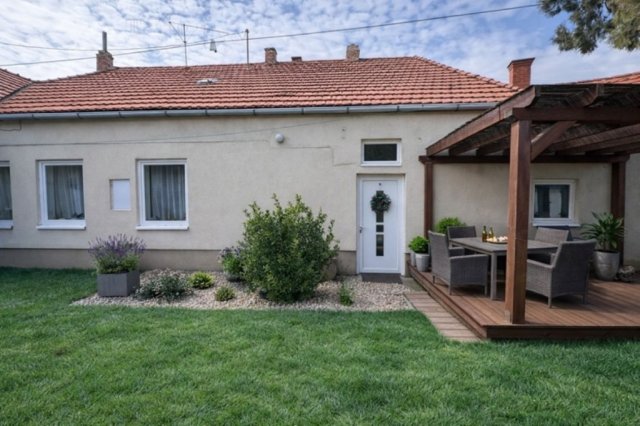 Eladó téglalakás, Pécsett 79.99 M Ft, 3 szobás