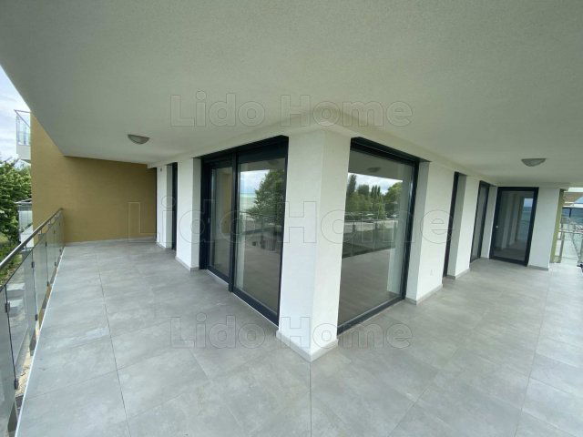 Eladó téglalakás, Siófokon 218.4 M Ft, 4 szobás