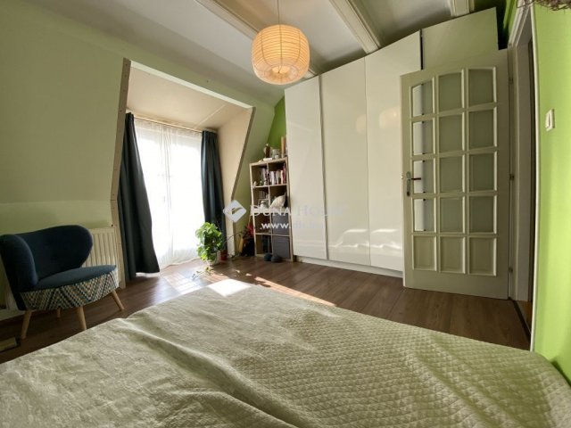Eladó családi ház, Veszprémben 189.99 M Ft, 7 szobás