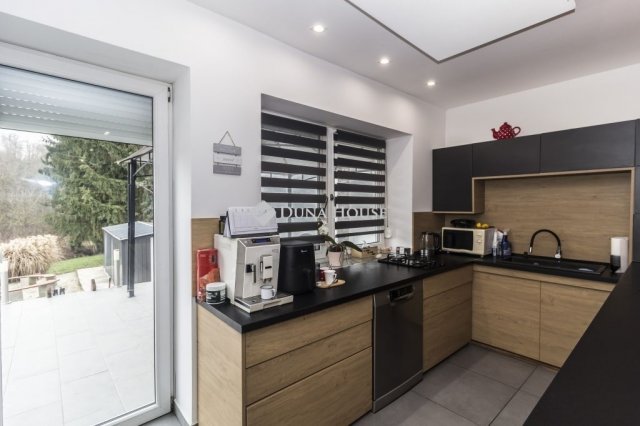 Eladó családi ház, Csipkereken 57.9 M Ft, 2+1 szobás