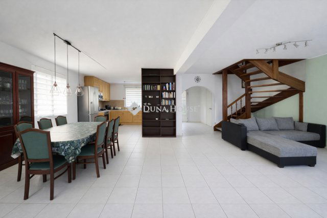 Eladó családi ház, Pomázon 144.9 M Ft, 5 szobás