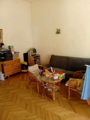 Kiadó téglalakás, albérlet, Szegeden, Szentháromság utcában