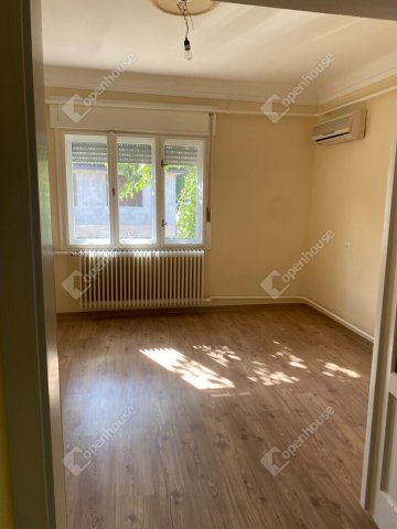 Eladó családi ház, Szegeden 79.5 M Ft, 2 szobás