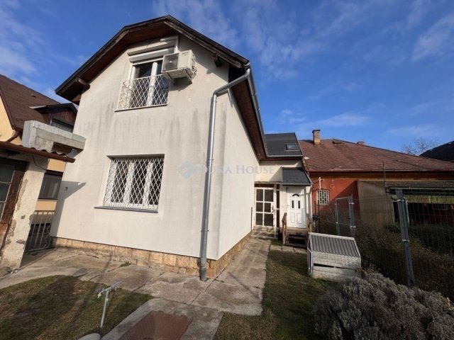 Eladó családi ház, Budapesten, III. kerületben 140 M Ft