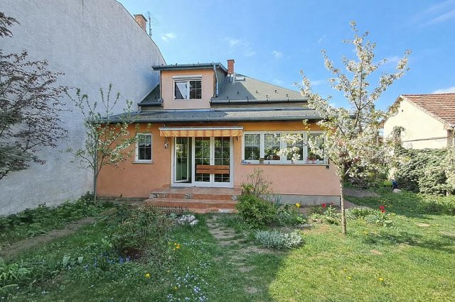 Eladó családi ház, Budapesten, XV. kerületben 122.65 M Ft